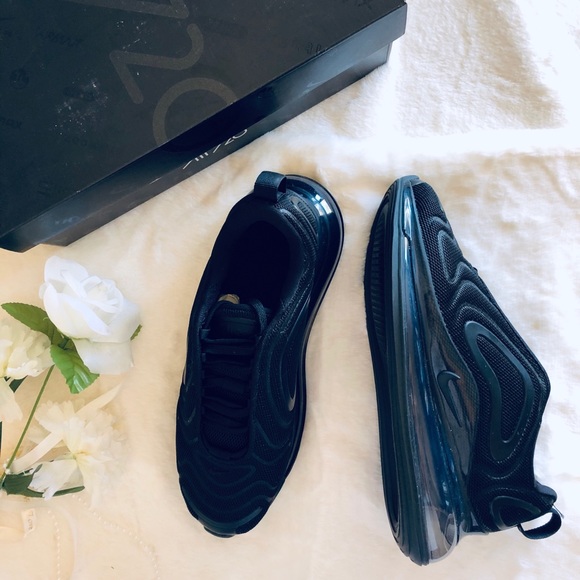 Nike Air Max 720. Brand new in Box. Triple black - Picture 9 of 15